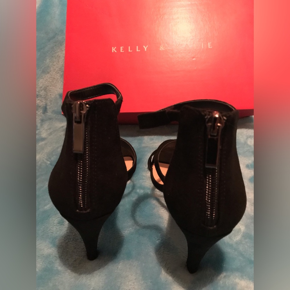 Black heels - Picture 5 of 6